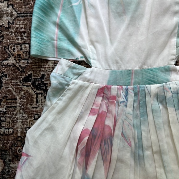 Morgan Carper Sun dress with florals size 8 runs small! - Picture 2 of 9